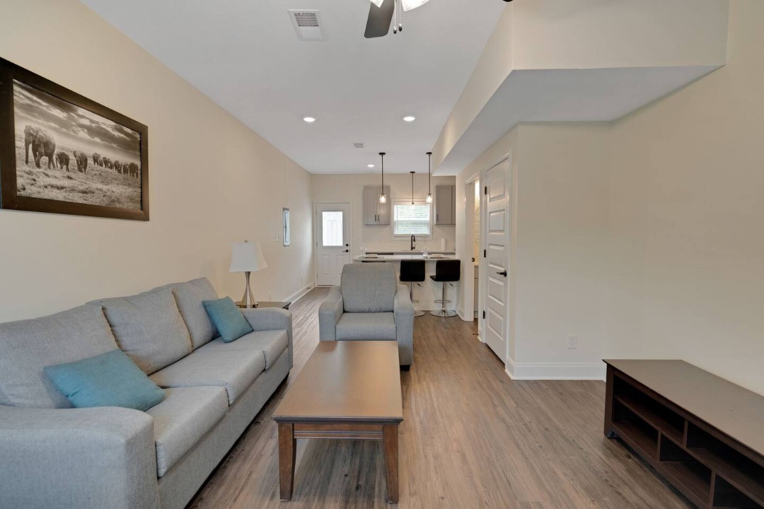 2 Bedrooms · Signature layout