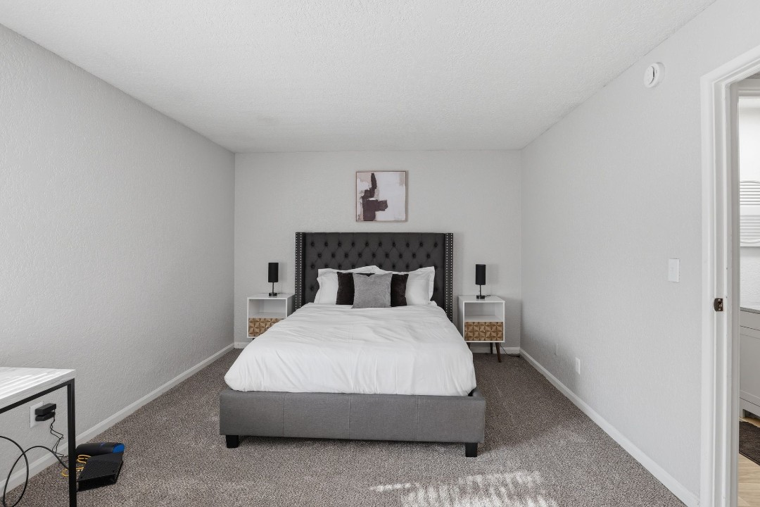 Hillcrest 8330E · Unit 2/1
