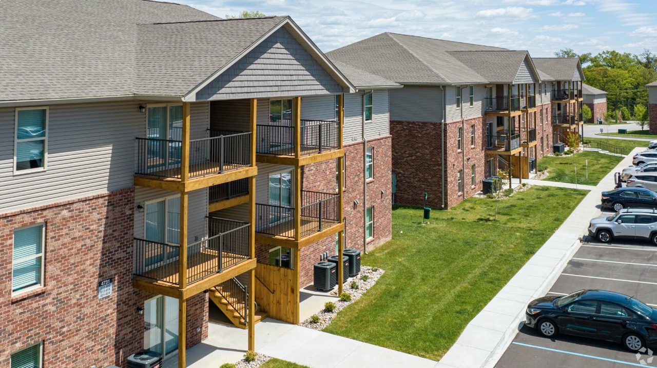 Stonecrest 712, · Unit 2/2