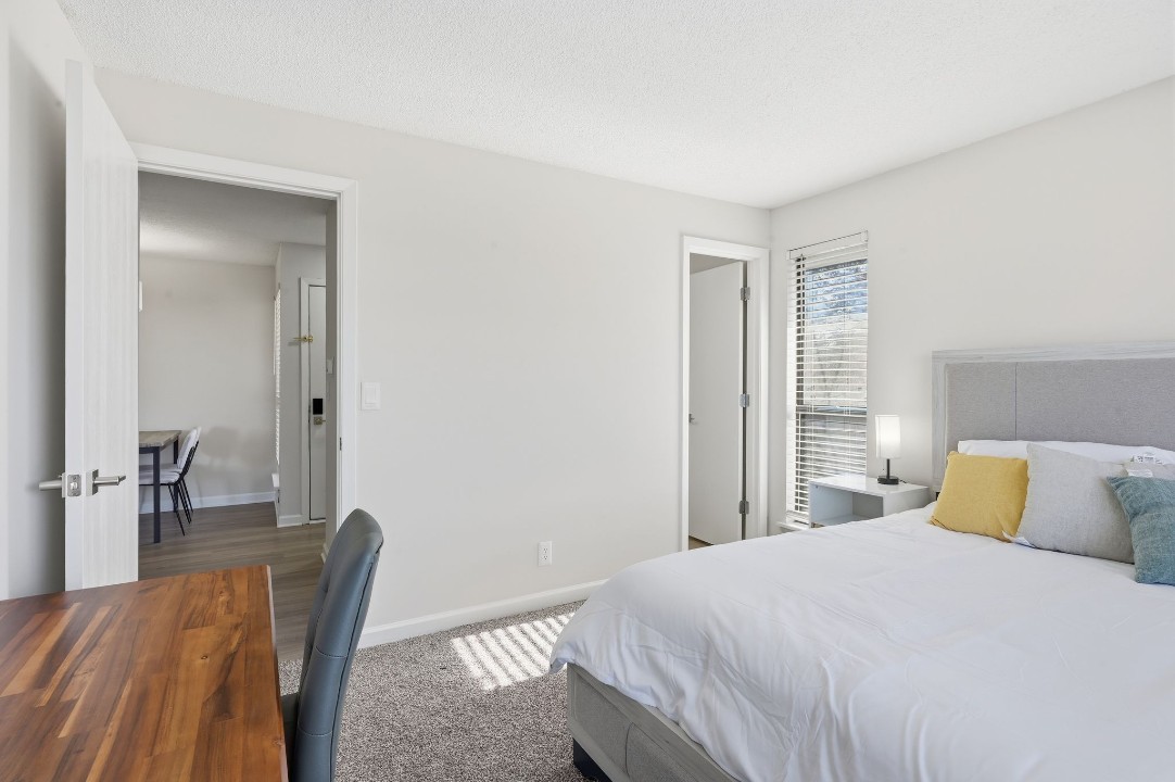 Taylor at 502 · Unit unit 8902-200 2/2
