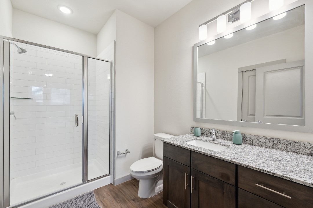 Chisholm Trace · Unit 422 2/2