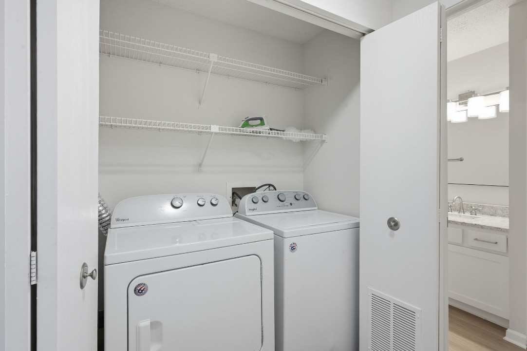 Taylor at 502 · Unit unit 8902-200 2/2
