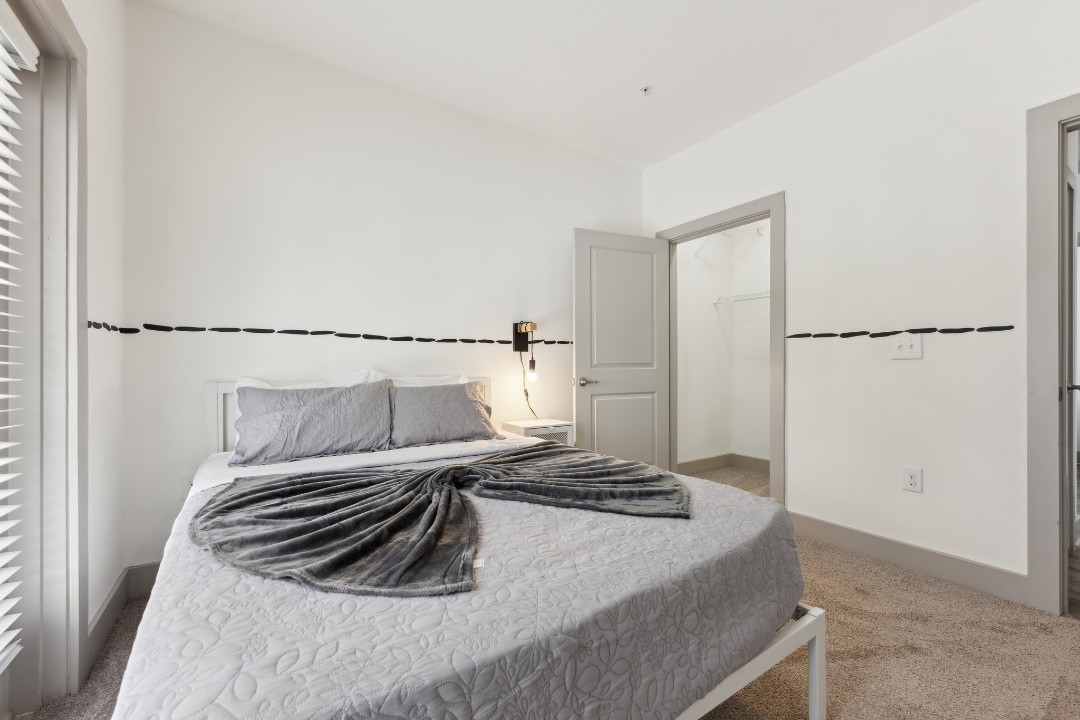 Overlook at Farragut 3005, · Unit 2/2