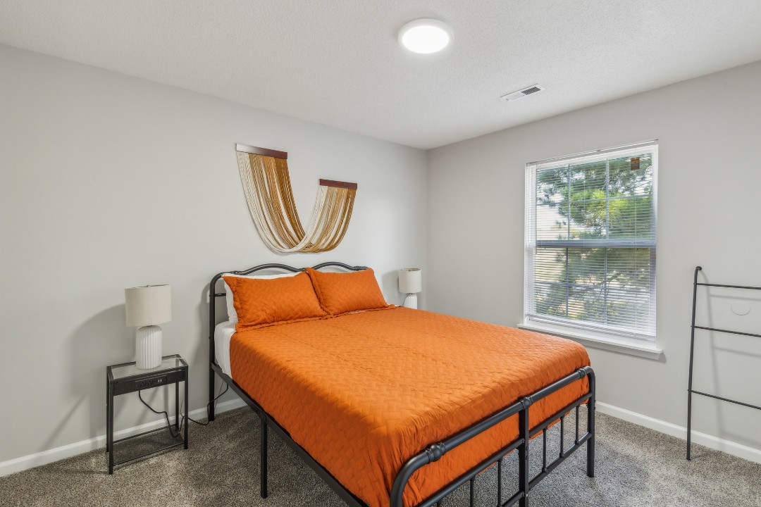 Carlson Bay, 3508-301, · Unit 2/2