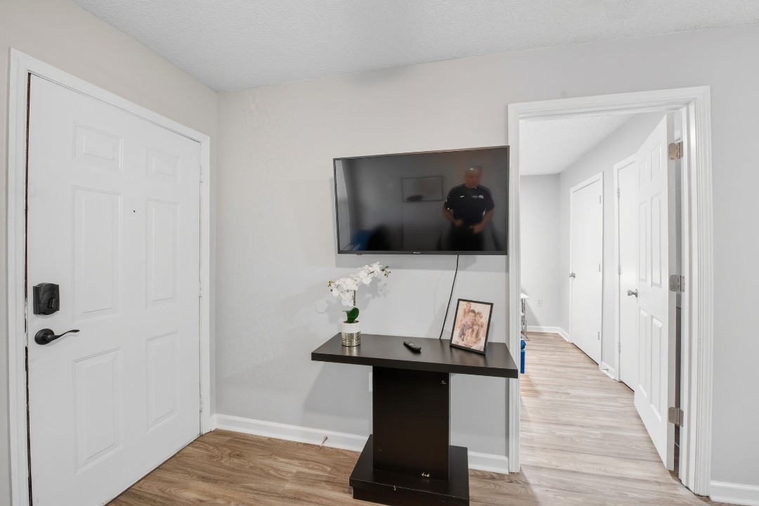 Meadowbrook 250-102 1bd/1bd