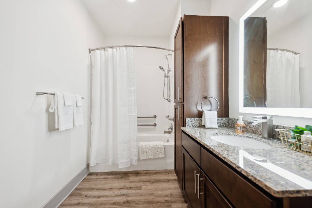 Overlook at Farragut 2103, 1BD/1BA
