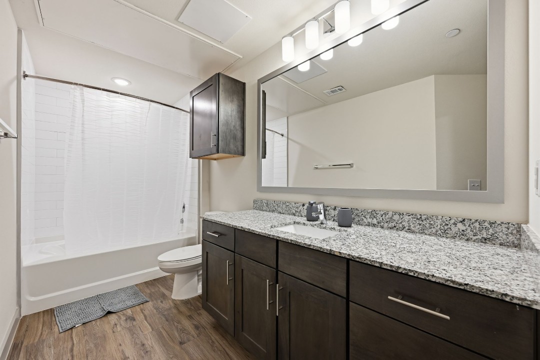 Chisholm Trace · Unit 232 2/2