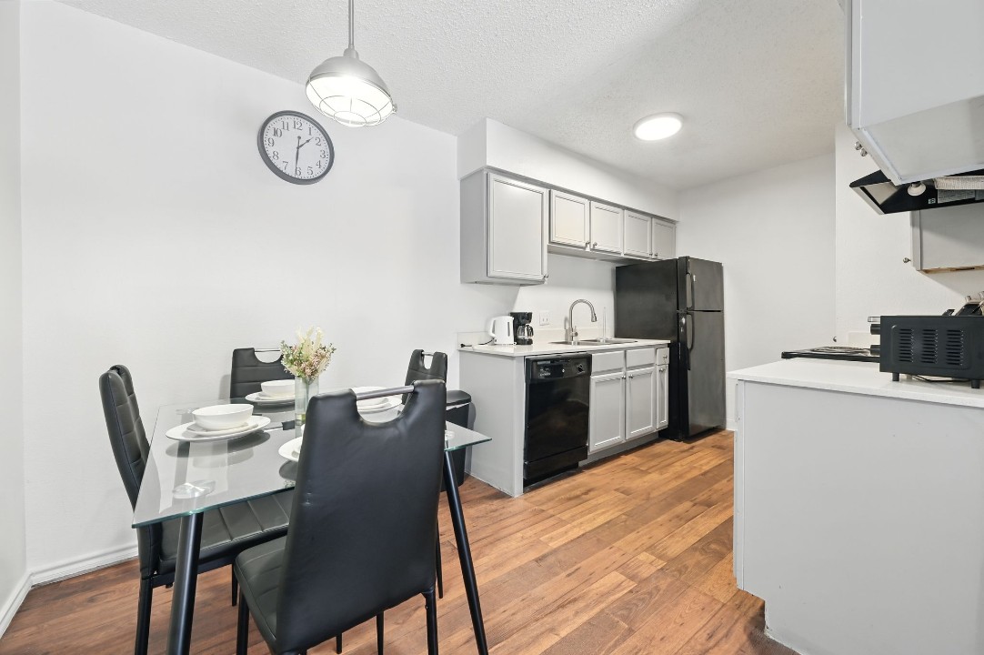 Mueller Flats · Unit 1508 1/1