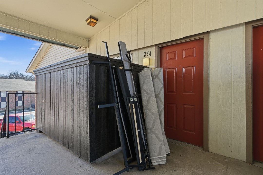 Eureka village · Unit 254 2/1