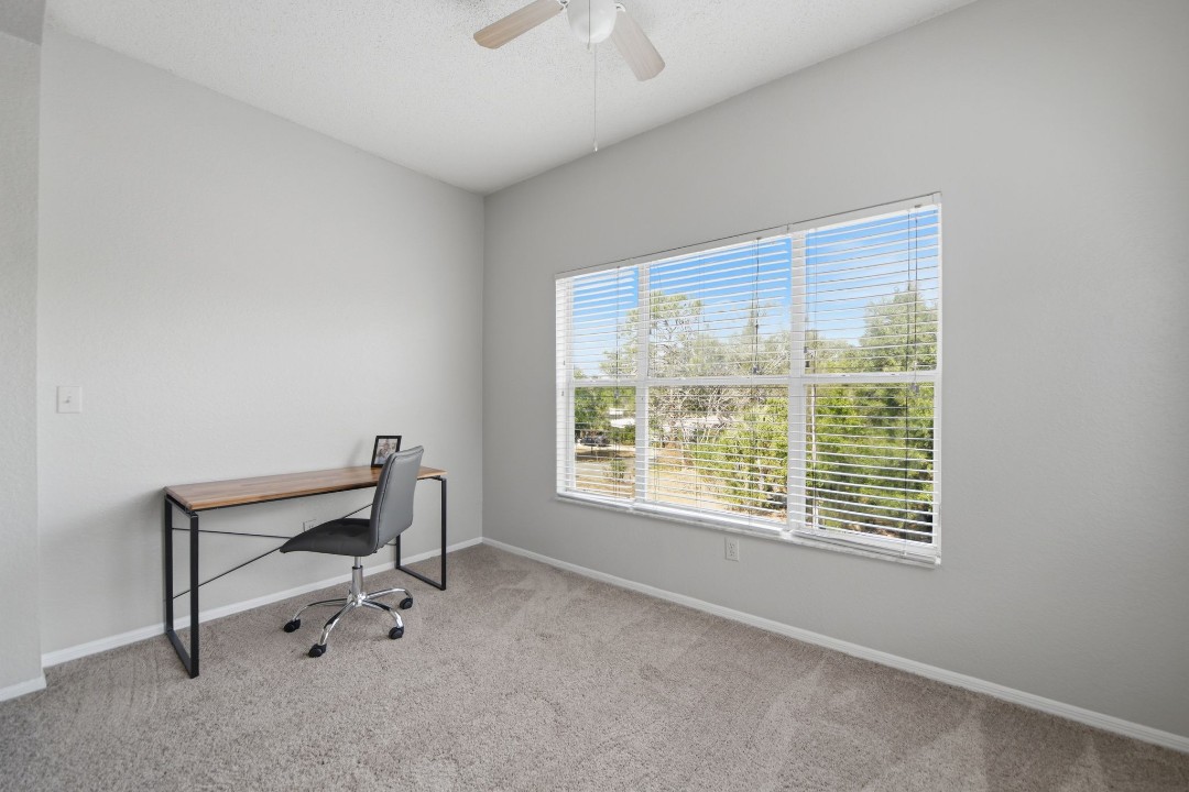 Avenue · Unit at Winter Springs 27-307 2/2