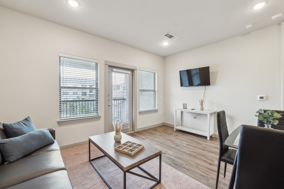 Chisholm Trace · Unit 1235 1/1