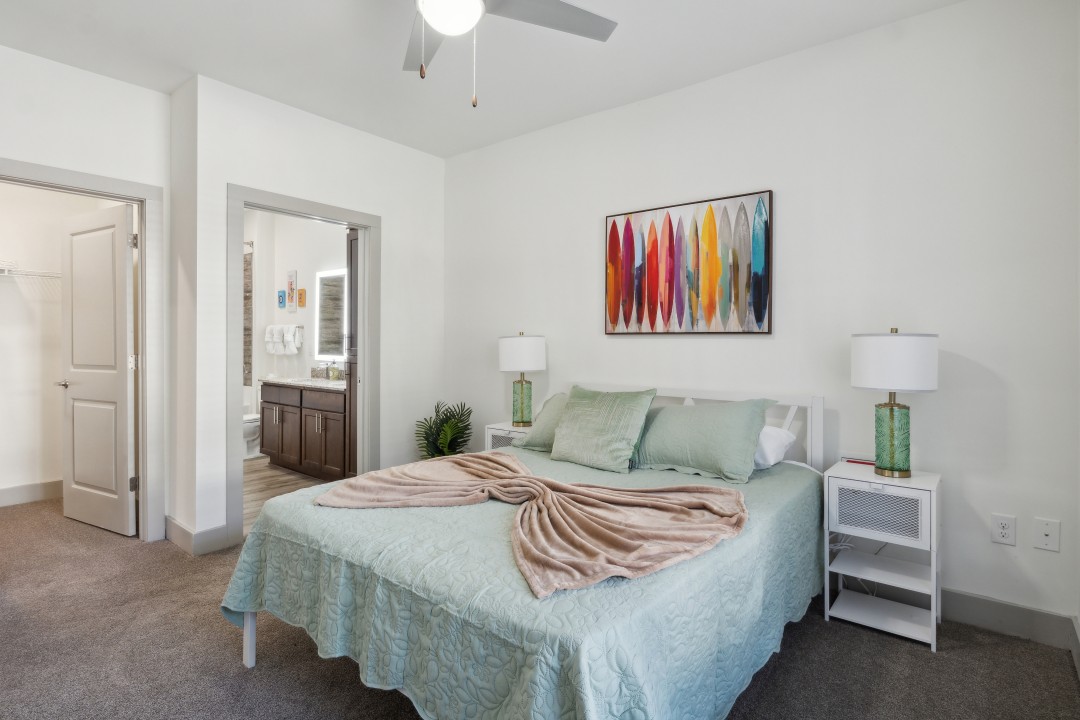 Overlook at Farragut 5001, 1BD/1BA