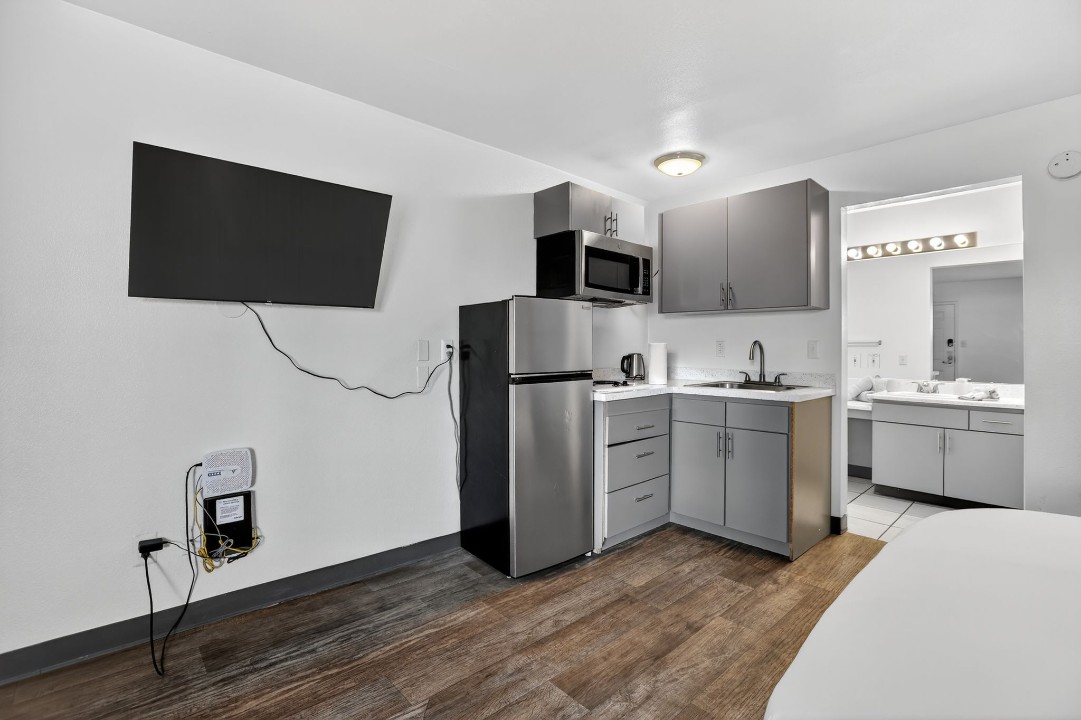 Spectra Paradise Studios · Unit 604