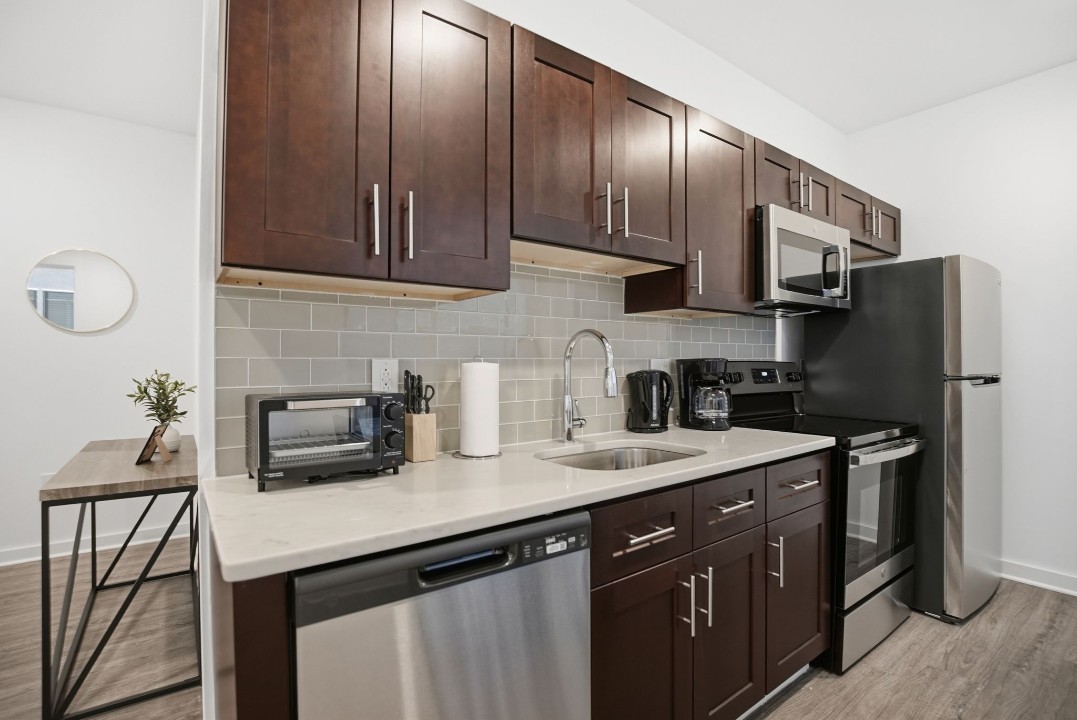 Fairmount Square 1528- 2C · Unit 1/1