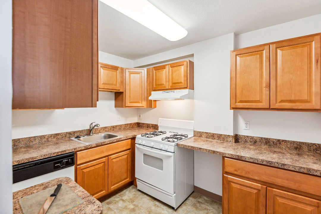 Pa Place 2401, 2br
