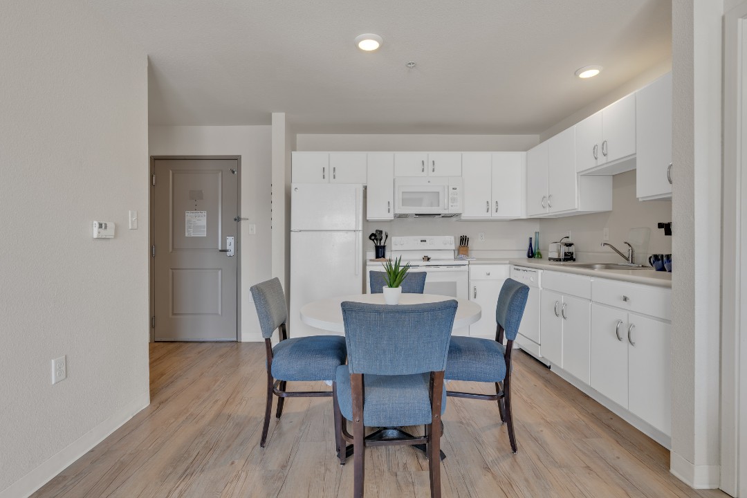 Simplicity At the Rim · Unit 1406 2/2