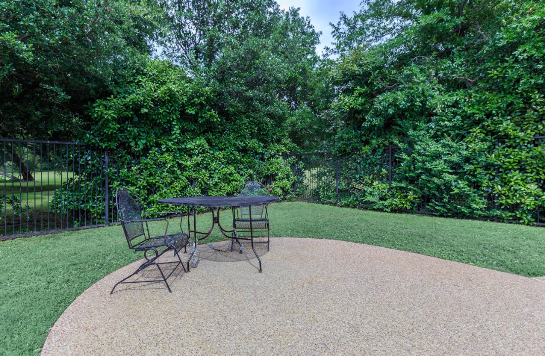 Eureka village · Unit 221 1/1