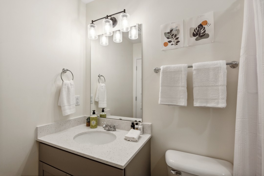 Alto · Unit D8 2bd/2.5 bth