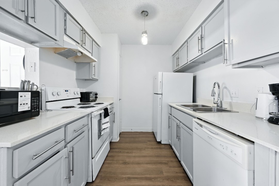Mueller Flats · Unit 329 1/1