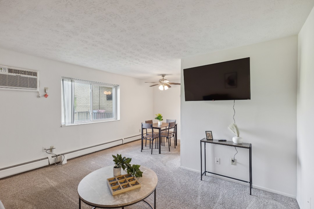 Midtown Towers 3217, · Unit 1/1