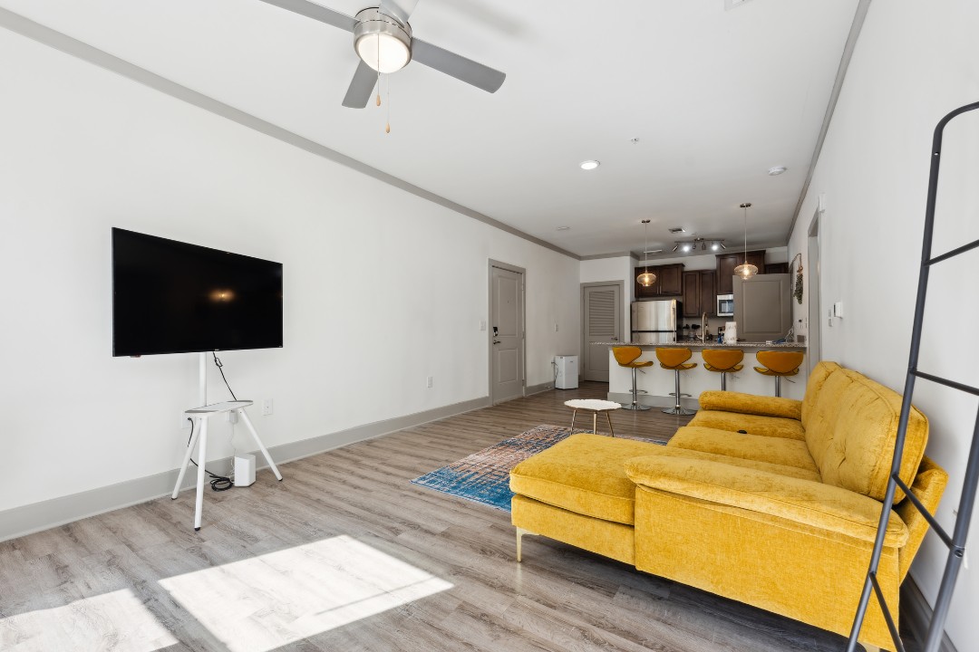 Overlook at Farragut 3001, 1BD/1BA