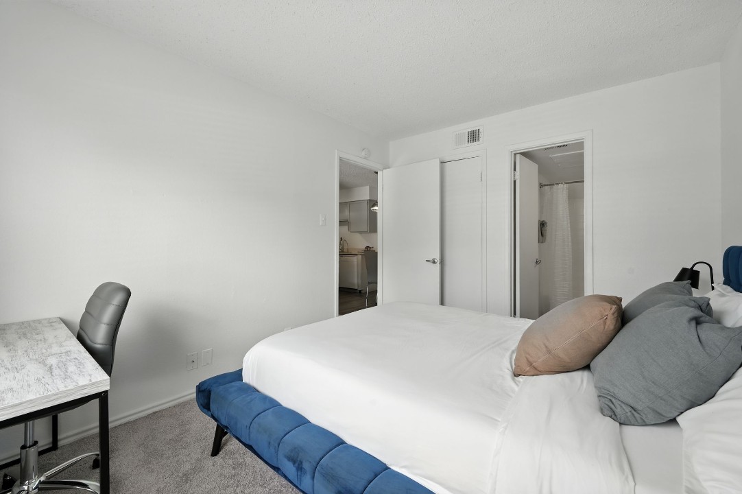 Mueller Flats · Unit 329 1/1