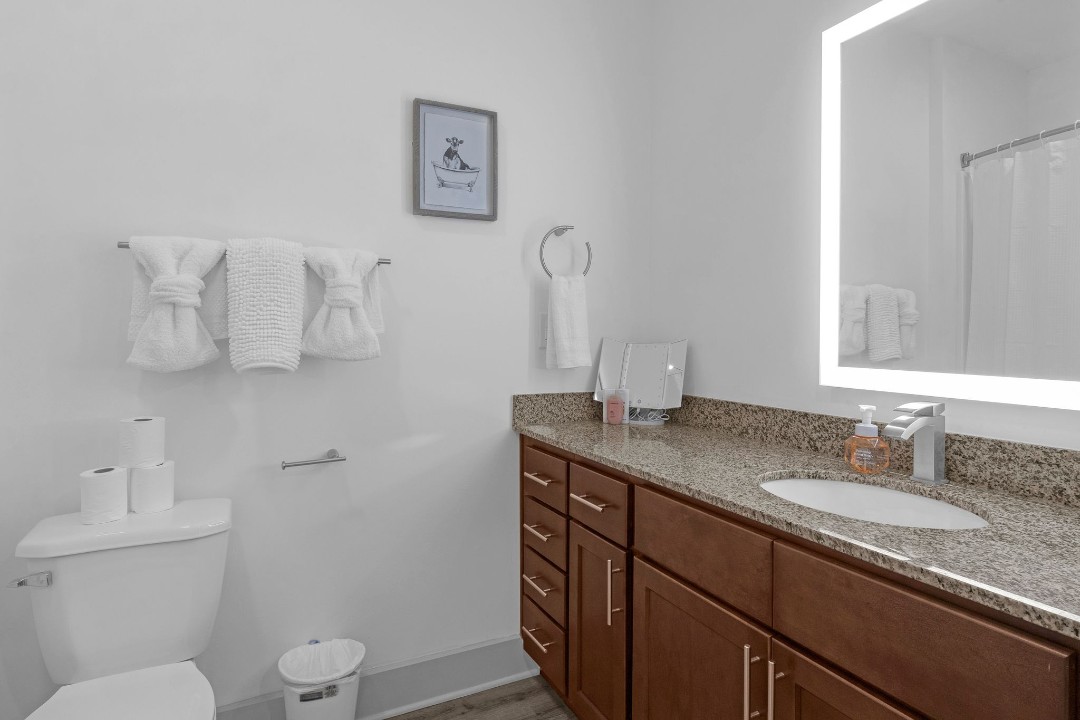 Overlook at Farragut 4001, · Unit 2/2