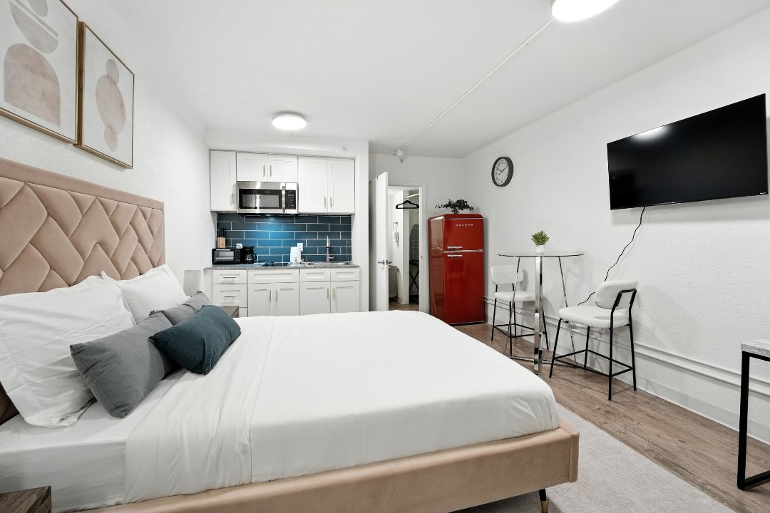 1 Bedroom · Signature layout
