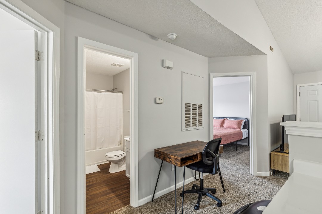 Carlson Bay, 3508-304, · Unit 2/2