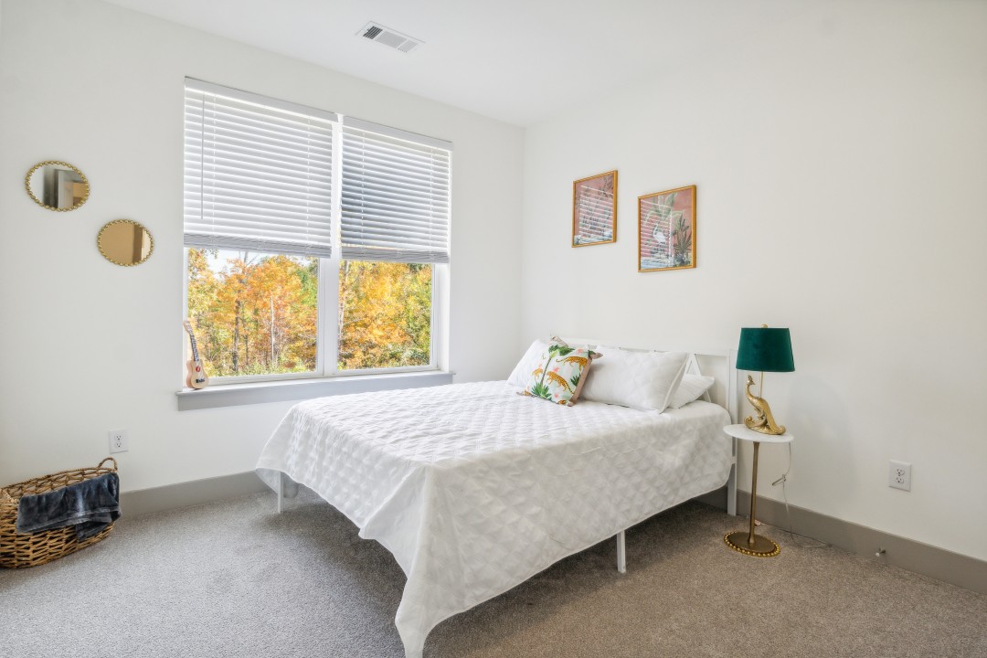 Overlook at Farragut 8207, · Unit 2/2