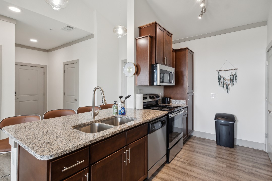 Overlook at Farragut 1306, · Unit 2/2