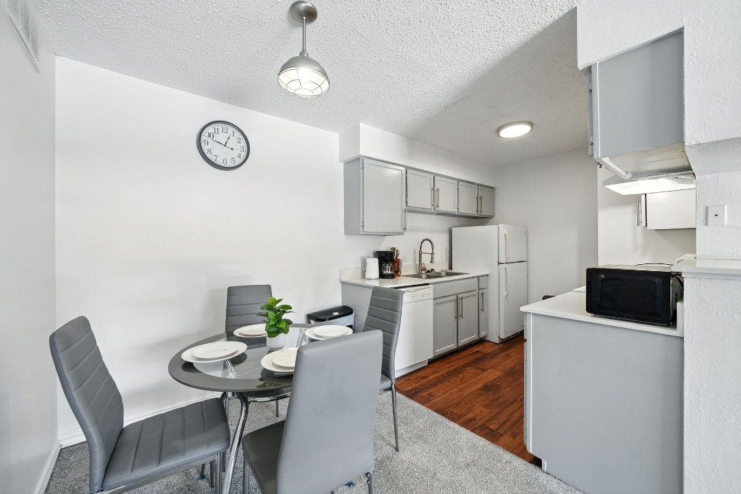 Mueller Flats · Unit 314 1/1