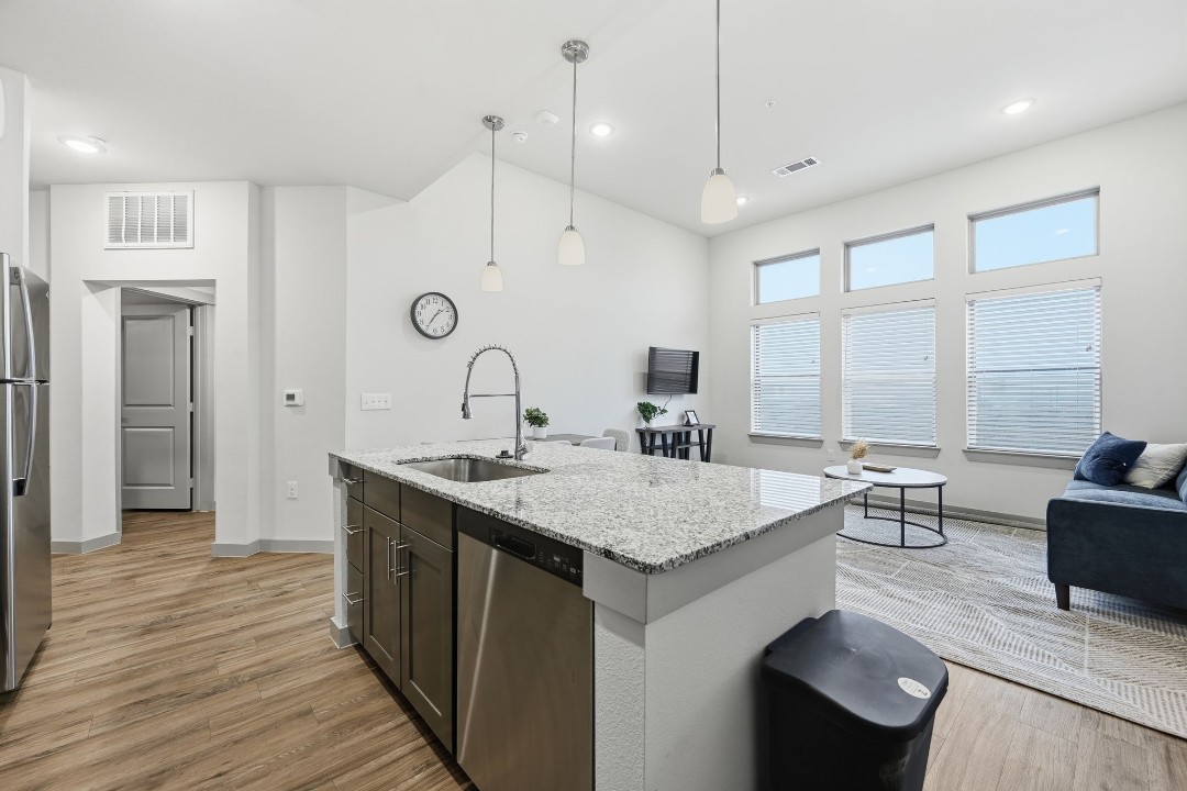 Chisholm Trace · Unit 232 2/2