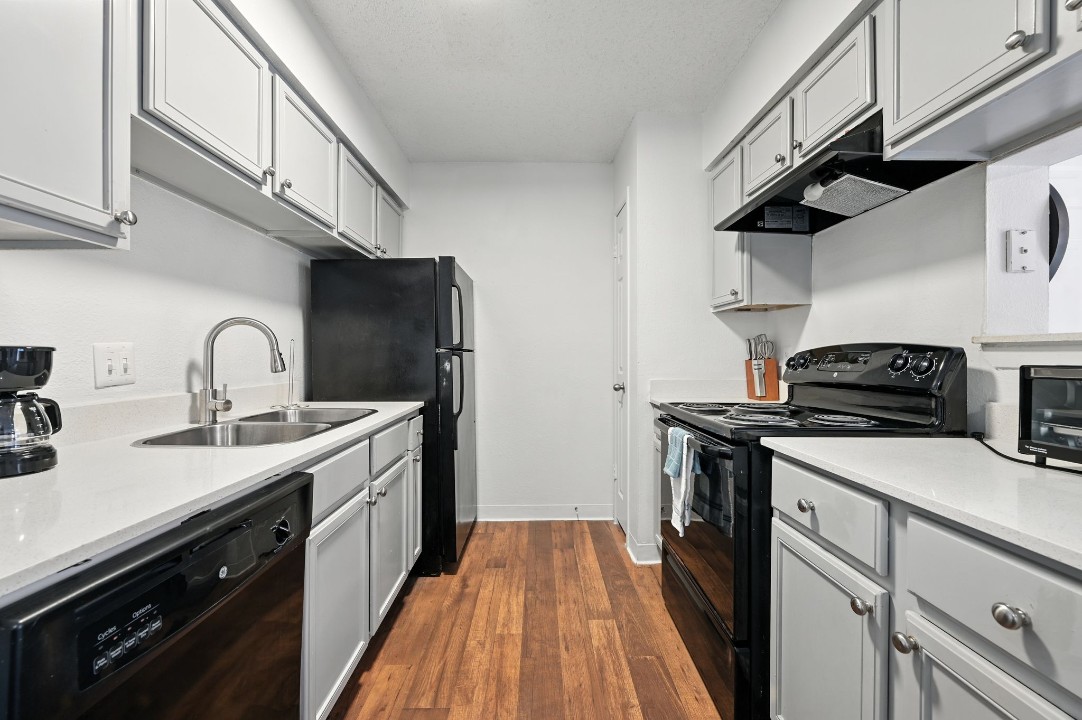 Mueller Flats · Unit 1508 1/1