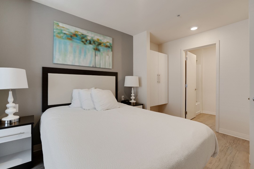 Simplicity At the Rim · Unit 1305 1/1