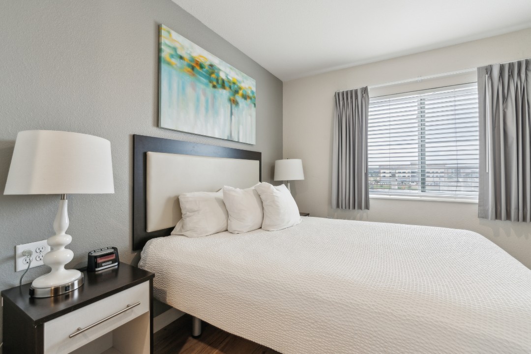 Simplicity At the Rim · Unit 1404 2/2