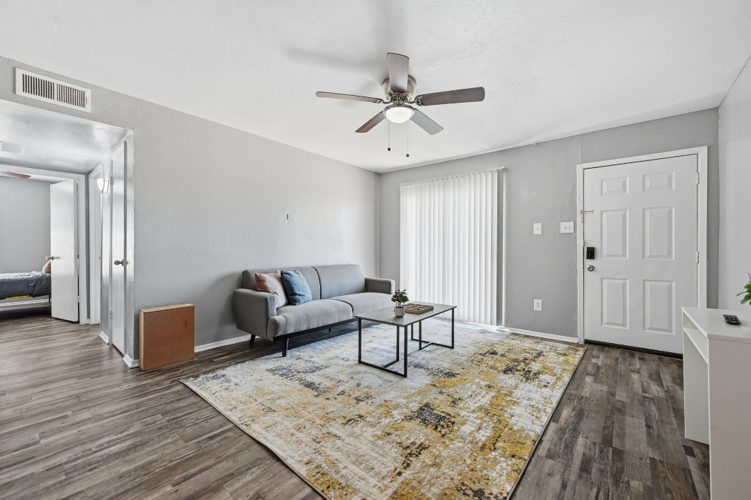 Eureka village · Unit 202 2/1