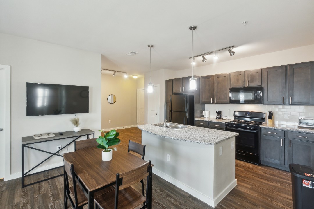 2 Bedrooms · Signature layout
