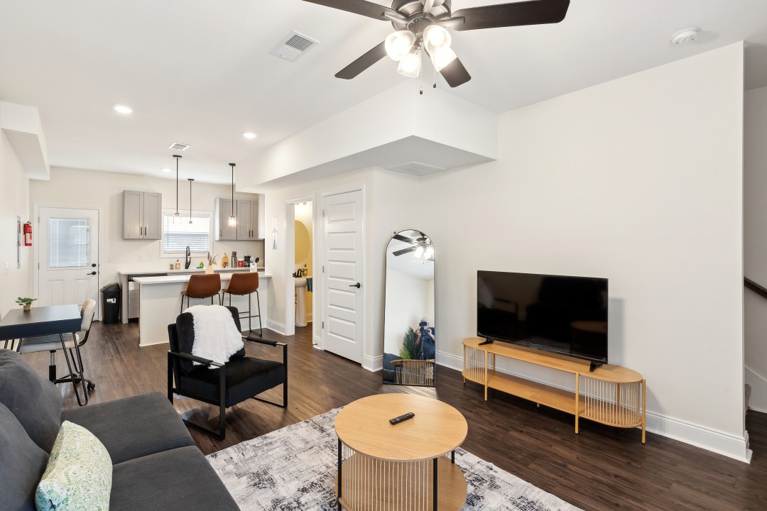 2 Bedrooms · Signature layout