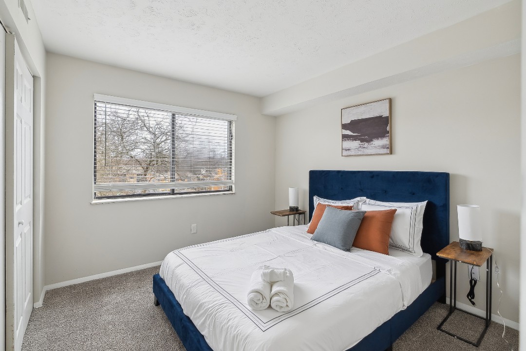 2 Bedrooms · Signature layout