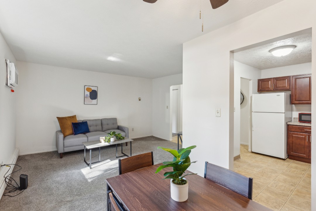 Midtown Towers 3105, · Unit 1/1