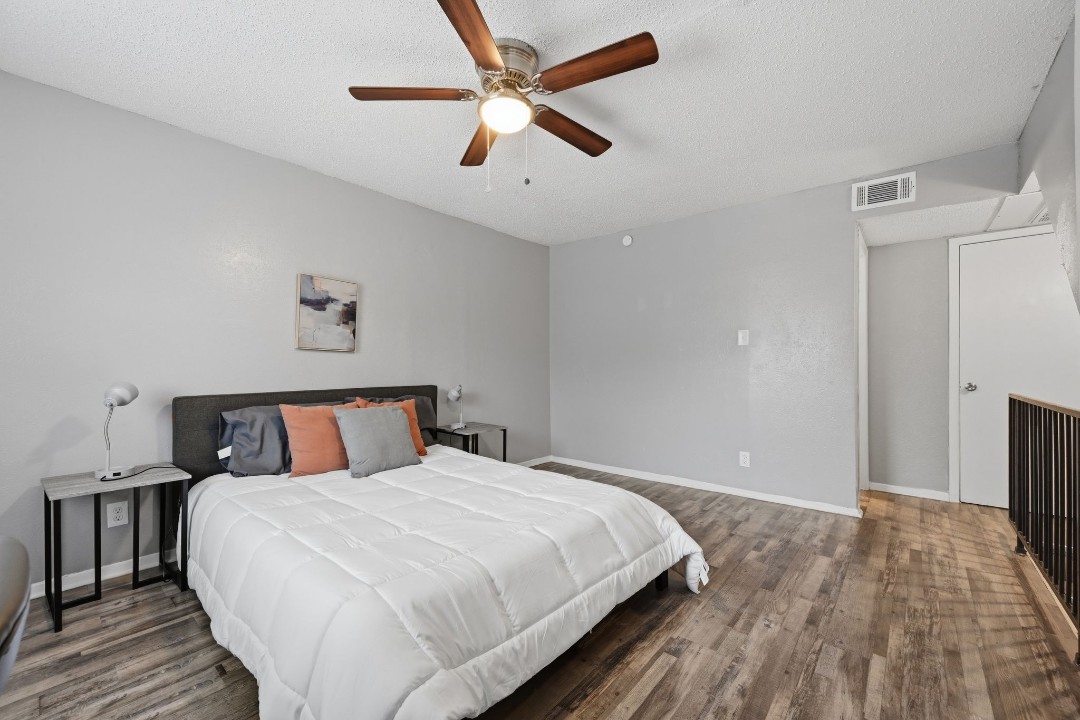 Pioneer Creek 604-01 · Unit 1/1