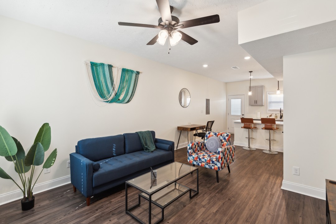 2 Bedrooms · Signature layout