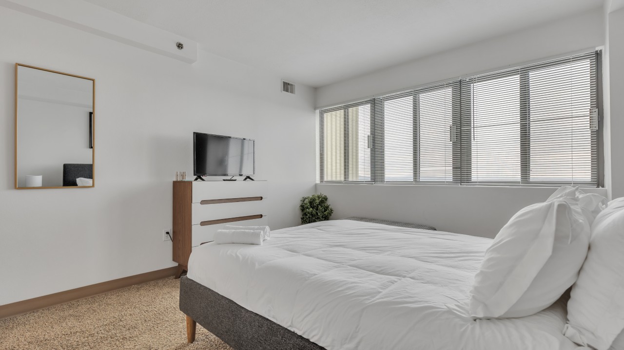 Pa Place 2414, 2br