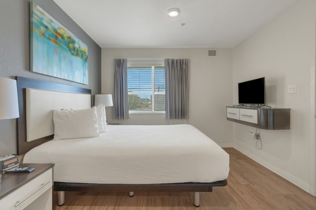 Simplicity At the Rim · Unit 1208  2/2