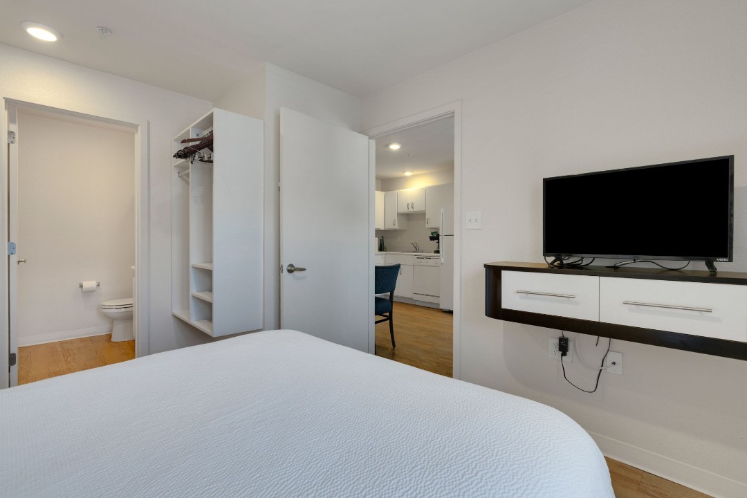 Simplicity At the Rim · Unit 1407 1/1