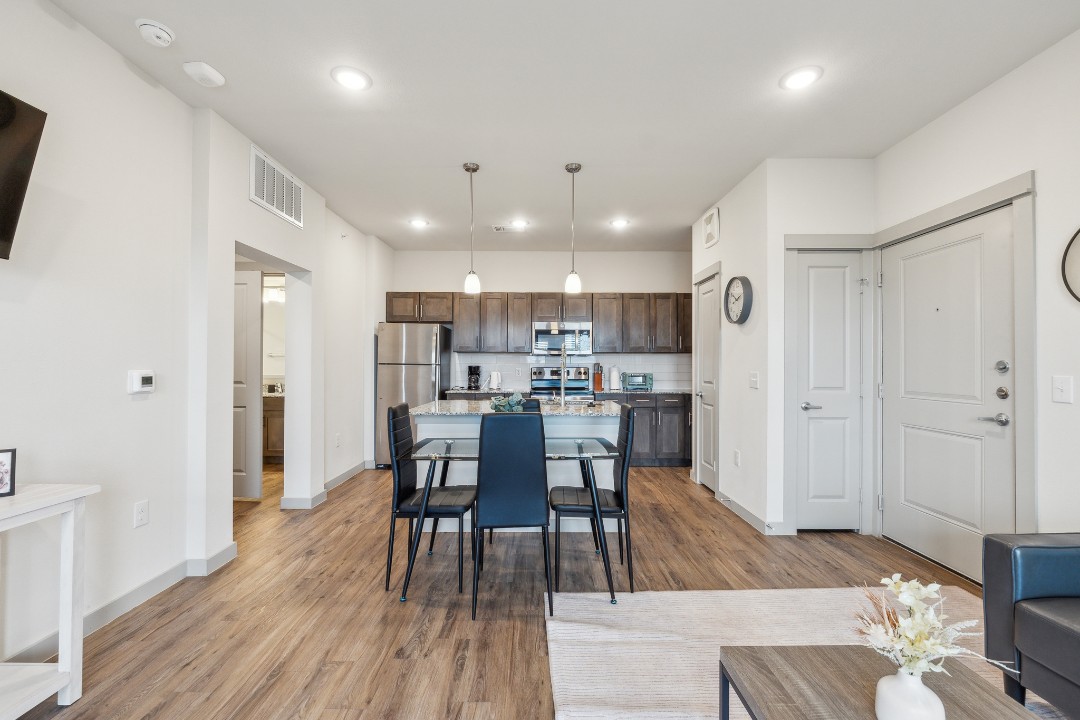 Chisholm Trace · Unit 1233 1/1