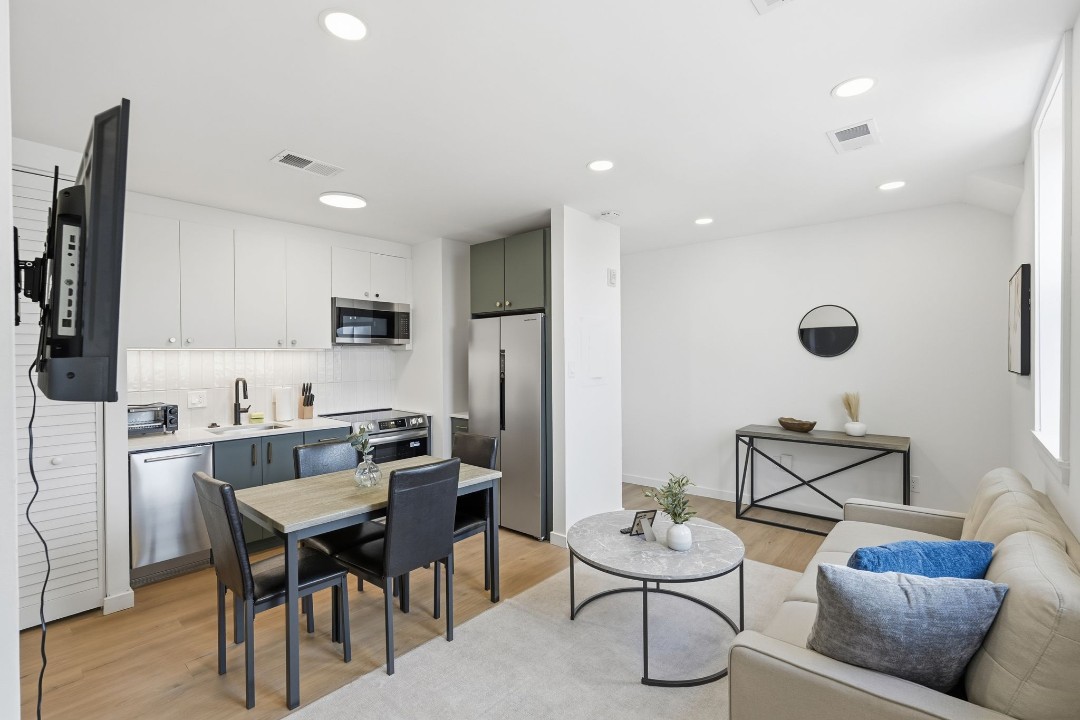 Carriage House C410 · Unit 1/1