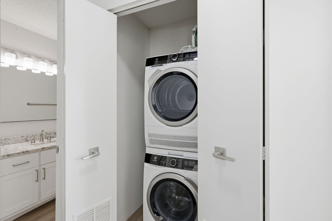 Taylor at 502 · Unit unit 2301-202 1/1