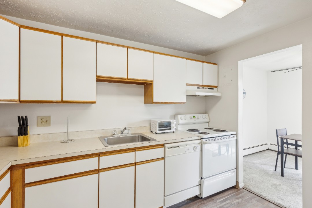 Midtown Towers 3605, · Unit 1/1